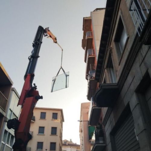 Grúa para  subir estructuras